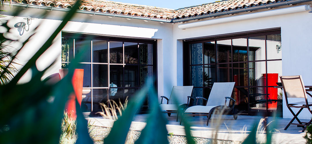 Miroiterie et Menuiseries d'Aunis : Rénovation des menuiseries d'une maison sur l'Ile de Ré