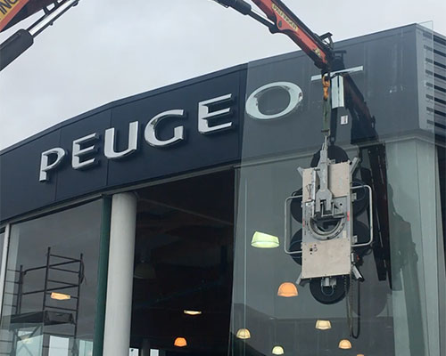 Remplacement vitrine Peugeot La Rochelle