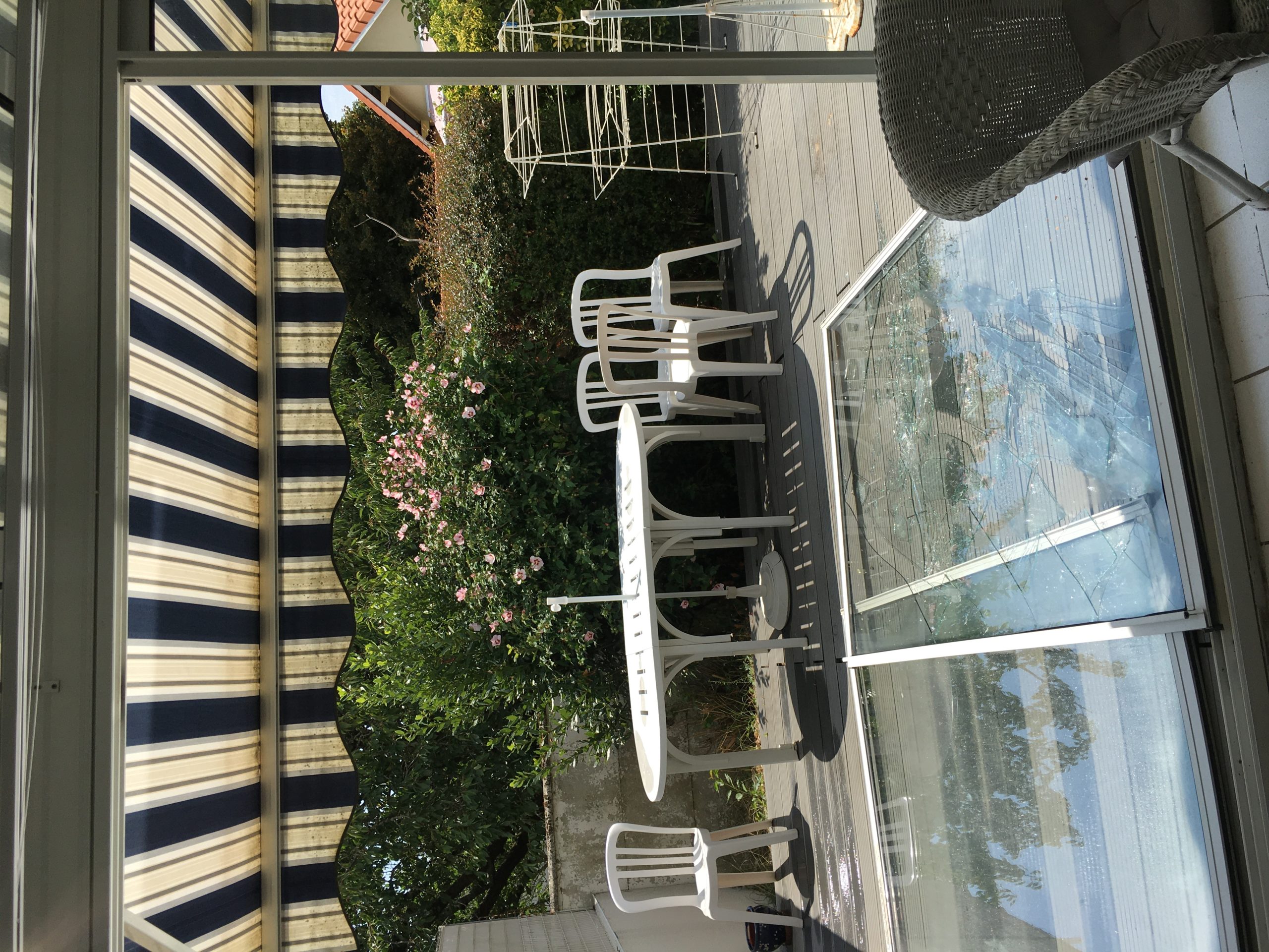 Dépannage d'une baie vitrée cassée La Rochelle